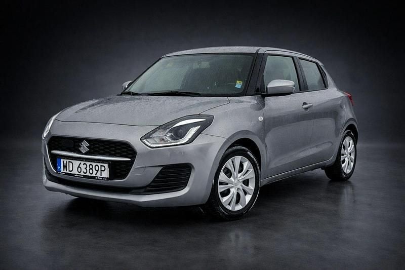 Używany Suzuki Swift 83 KM (61 kW) 2021 Srebrny Hatchback