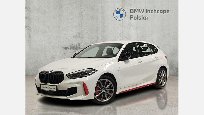 Biel alpejska Używany 2024 BMW 128 Comfort Edition Hatchback | 149 900 zł - Obraz 1/3