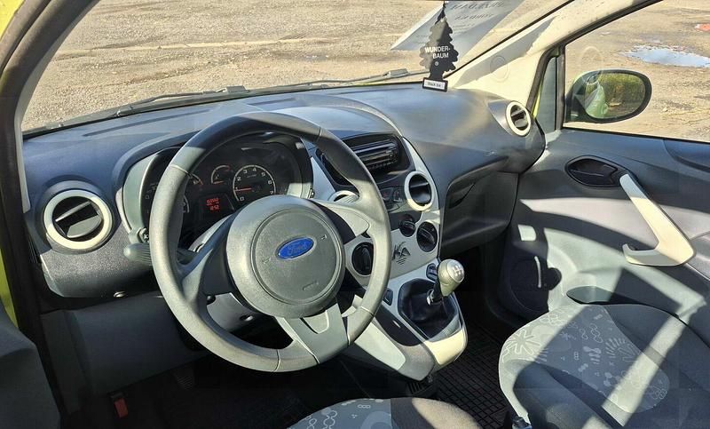 Używany Ford Ka 2012 Zielony Sedan/Limuzyna