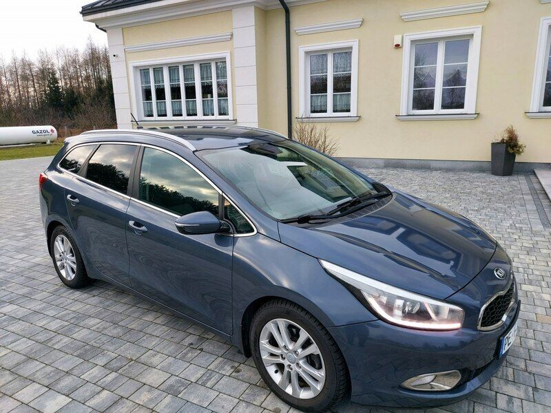 Używany Kia Ceed 135 KM (99 kW) 2012 Szary (metalik) Hatchback