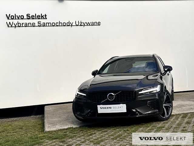 Używany Volvo V60 349 KM (256 kW) 2025 Szary Kombi