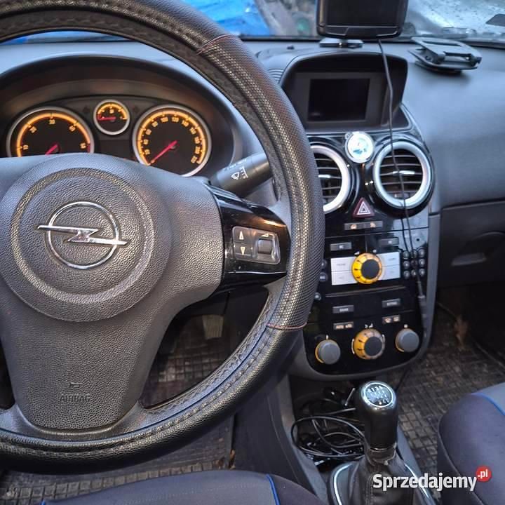 Używany Opel Corsa 2007 Złoty Hatchback