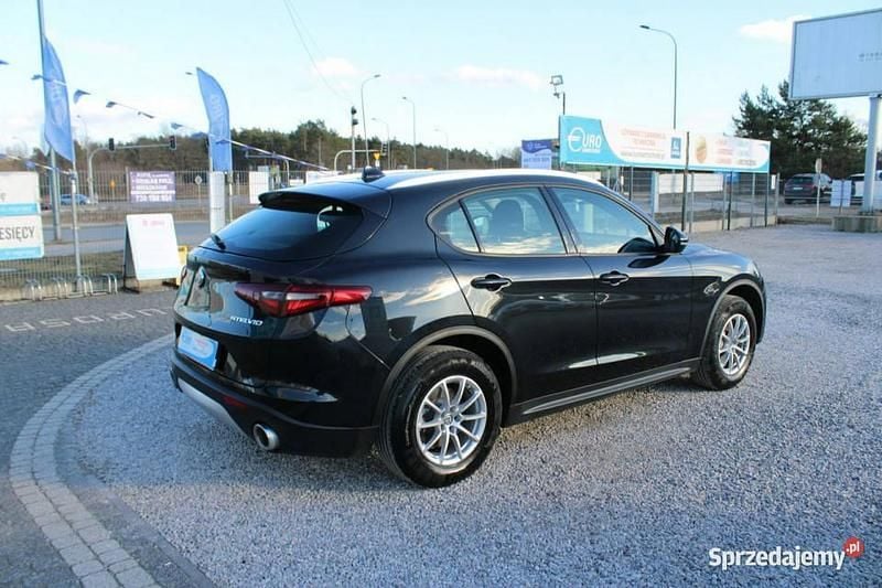 Używany Alfa Romeo Stelvio 280 KM (205 kW) 2019 Czarny SUV