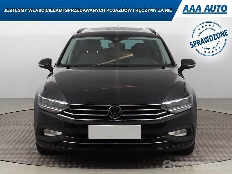 Używany VW Passat 190 KM (139 kW) 2022 Czarny Kombi
