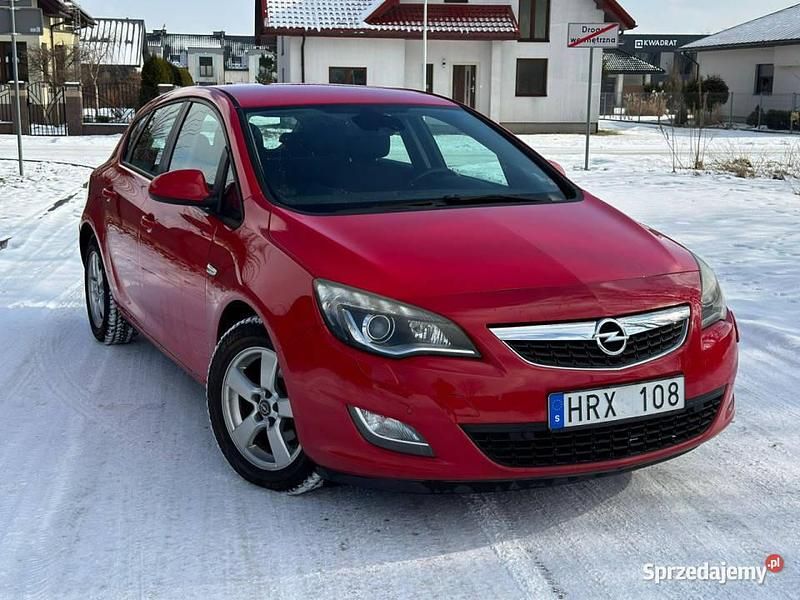 Używany Opel Astra Sport 2010 Czerwony Hatchback