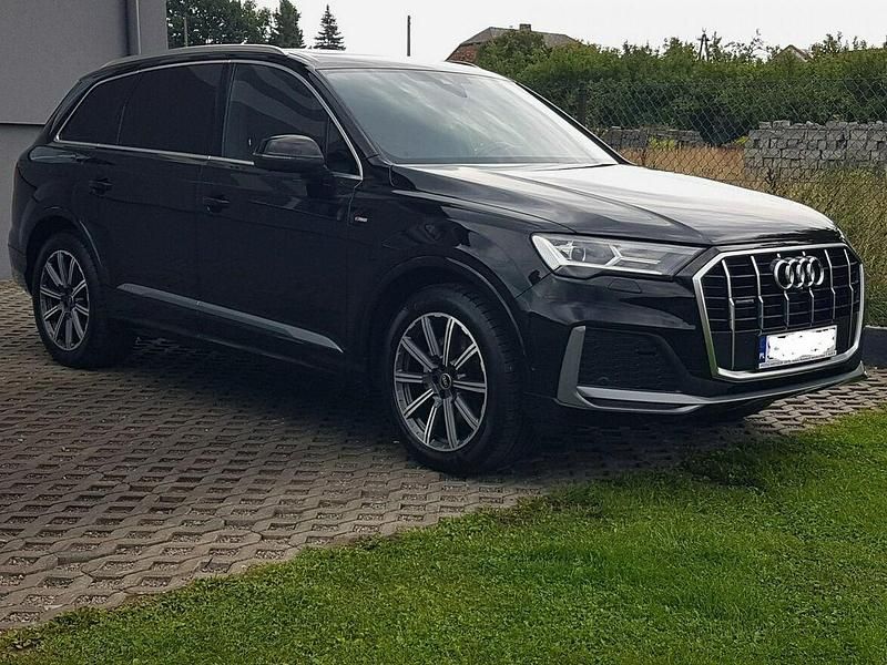 Używany Audi Q7 S-Line 231 KM (169 kW) 2022 Czarny SUV