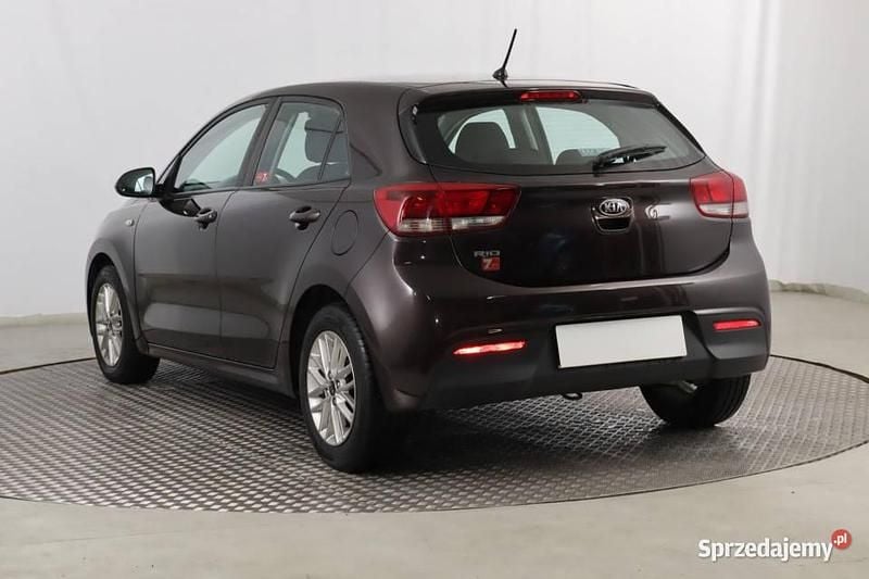Używany Kia Rio 2017 Brązowy Hatchback