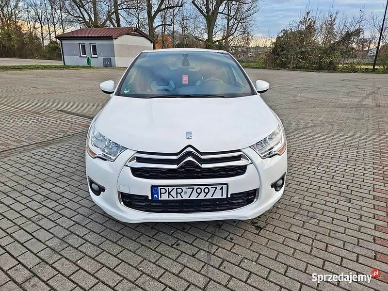 Biały Używany 2015 Citroën DS4 Hatchback | 29 900 zł (Uczciwa cena) - Obraz 1/4