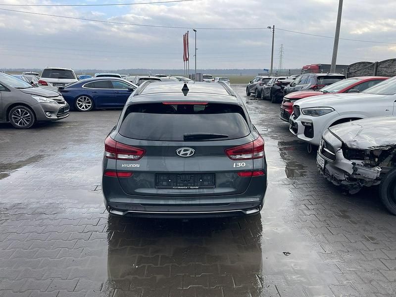 Używany Hyundai i30 140 KM (102 kW) 2024 Grafitowy (metalik) Kombi