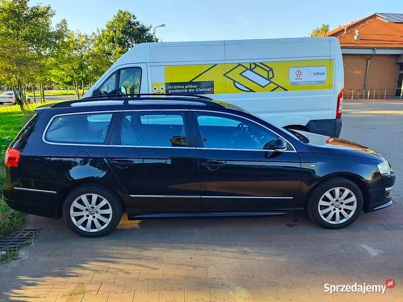 Czarny Używany 2009 VW Passat Comfortline Kombi | 17 900 zł (Uczciwa cena) - Obraz 1/4