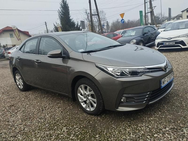 Beżowy Używany 2017 Toyota Corolla Sedan/Limuzyna | 46 900 zł (Dobra cena) - Obraz 1/4