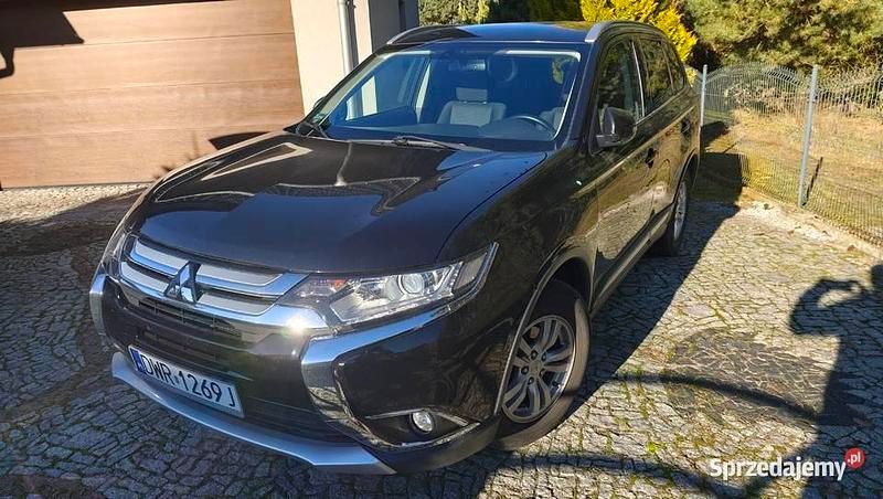 Używany 2016 Mitsubishi Outlander SUV | 43 700 zł - Obraz 1/2
