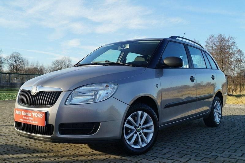 Używany Skoda Fabia 70 KM (51 kW) 2009 Brązowobeżowy Kombi
