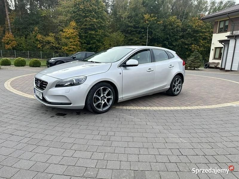 Używany Volvo V40 115 KM (84 kW) 2015 Srebrny Kombi
