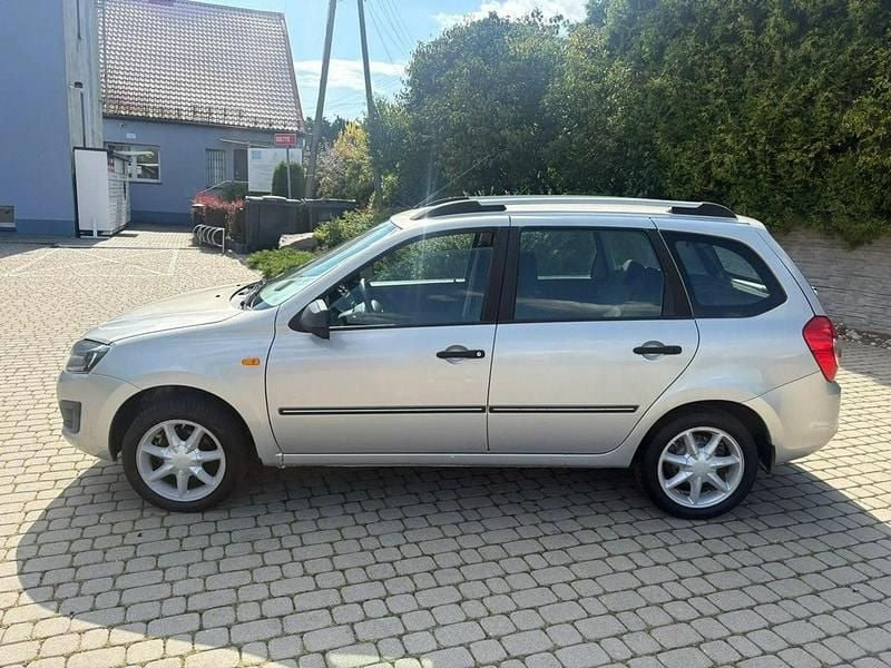 Używany Lada Kalina 87 KM (63 kW) 2016 Szary (metalik) Sedan/Limuzyna