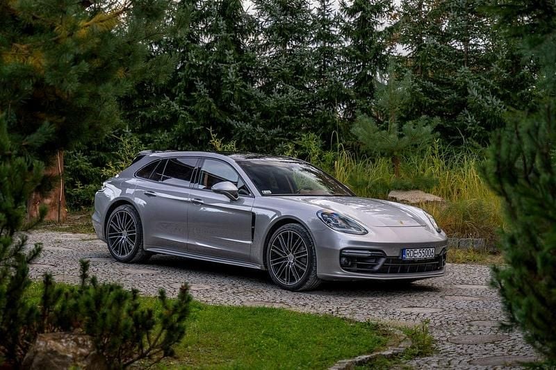 Srebrny (metalik) Używany 2019 Porsche Panamera Sedan/Limuzyna | 329 777 zł - Obraz 1/4