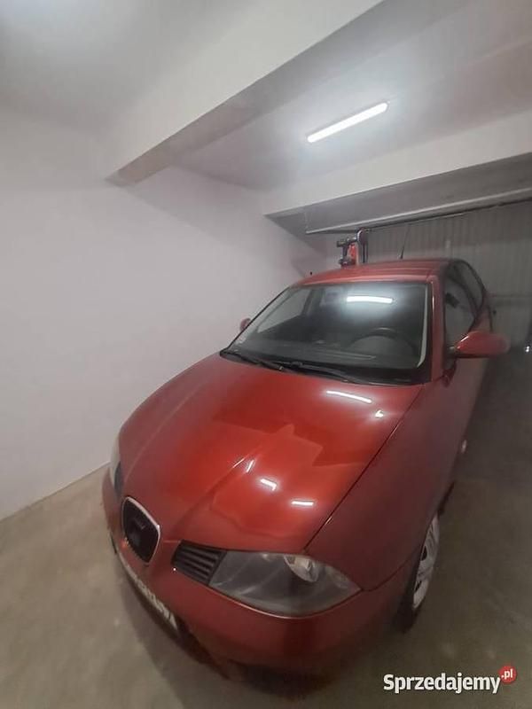 Czerwony Używany 2007 Seat Ibiza Sedan/Limuzyna | 8900 zł (Uczciwa cena) - Obraz 1/4