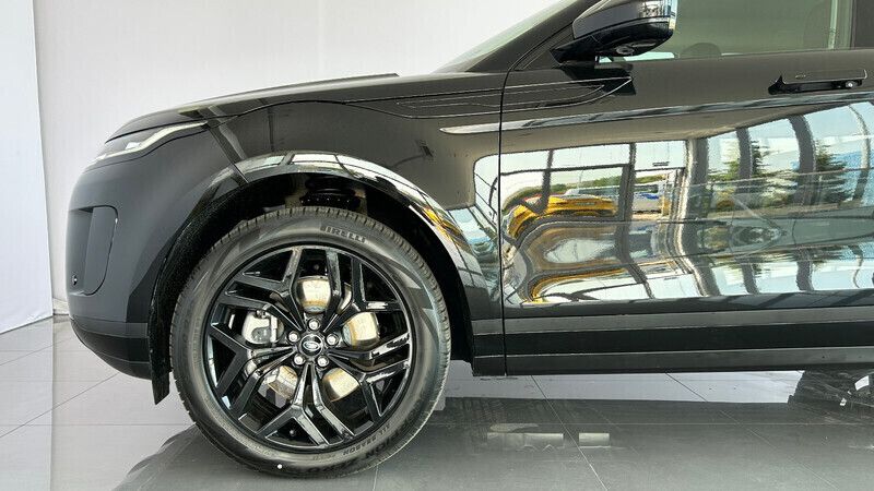 Używany Land Rover Range Rover evoque SE 2023 Santorini black SUV