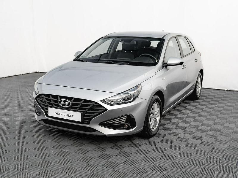Używany Hyundai i30 110 KM (80 kW) 2022 Srebrny (metalik) Hatchback