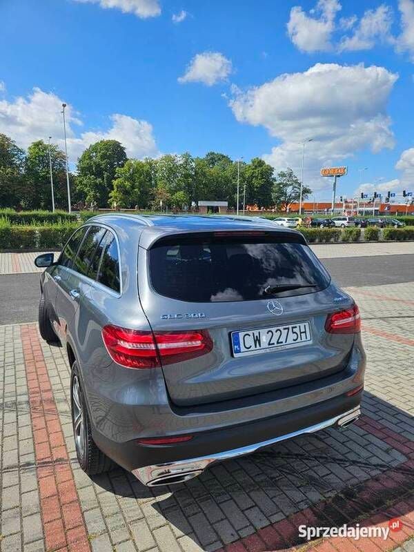 Używany Mercedes GLC300 2019 Szary SUV