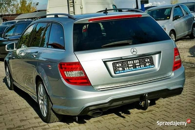 Używany Mercedes C200 136 KM (100 kW) 2013 Srebrny Kombi
