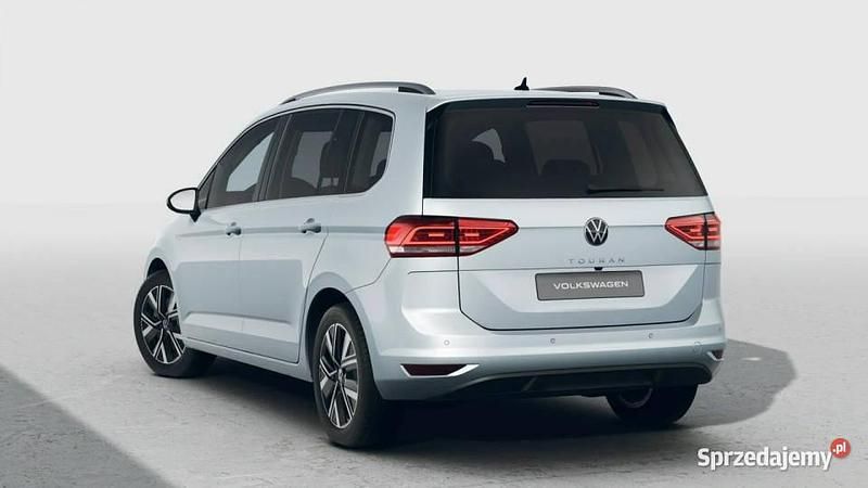 Nowe VW Touran Highline 2026 Srebrny Minivan