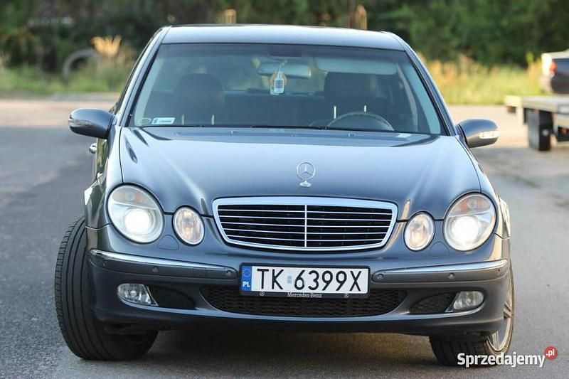 Szary Używany 2006 Mercedes E280 AMG Sedan/Limuzyna | 23 599 zł - Obraz 1/4