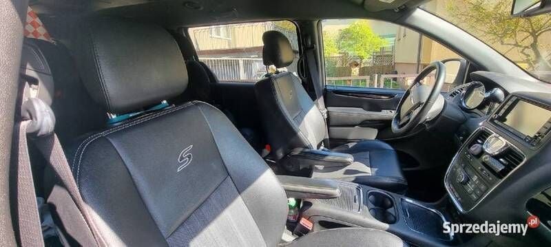 Używany Chrysler Town & Country 2014 Szary Minivan