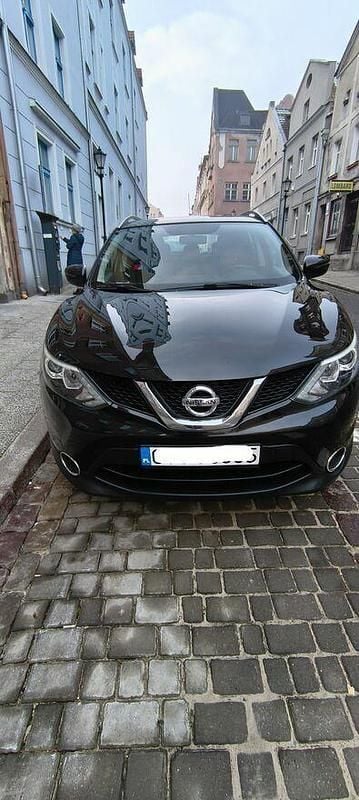 Czarny Używany 2016 Nissan Qashqai SUV | 39 000 zł (Uczciwa cena) - Obraz 1/4