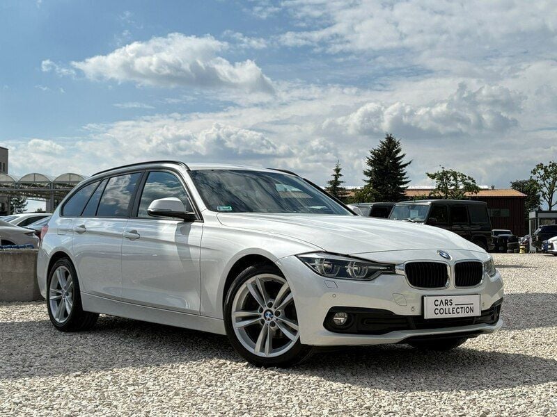 Biały (metalik) Używany 2017 BMW 318 Kombi | 57 500 zł (Dość drogi) - Obraz 1/4