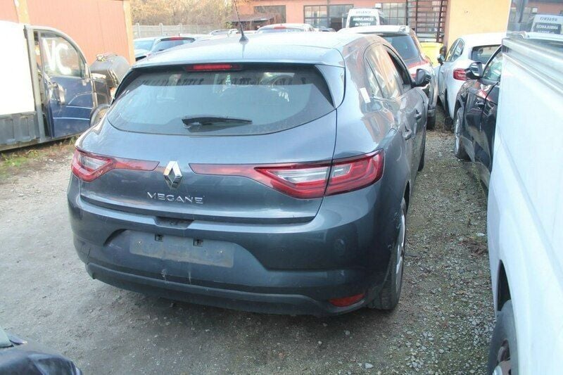 Używany Renault Mégane III 100 KM (73 kW) 2016 Srebrny Sedan/Limuzyna