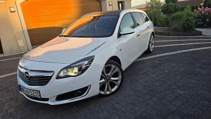 Biały Używany 2014 Opel Insignia Kombi | 29 900 zł (Uczciwa cena) - Obraz 1/4