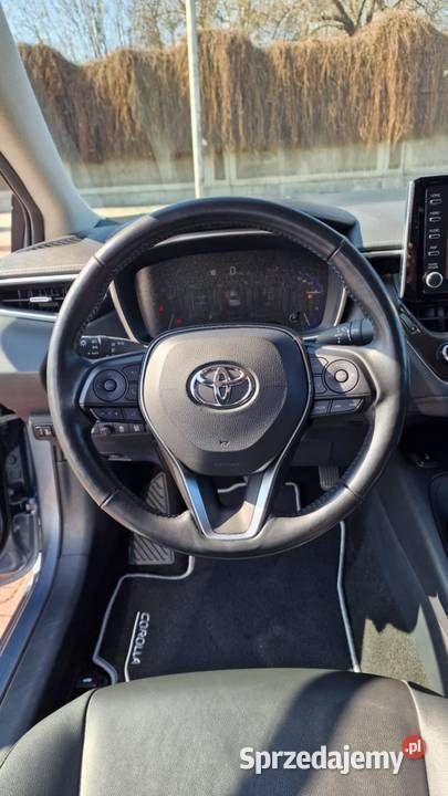 Używany Toyota Corolla Hybrid Executive 2019