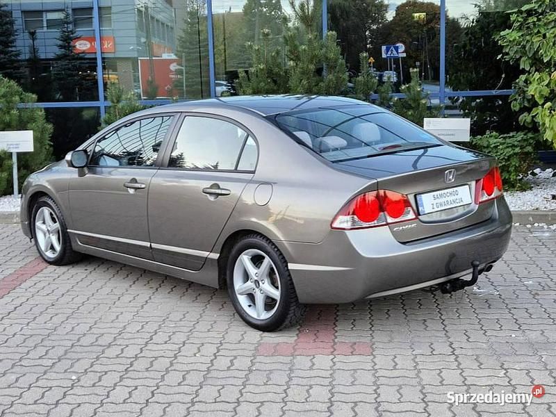 Używany Honda Civic 140 KM (102 kW) 2006 Inny kolor Sedan/Limuzyna
