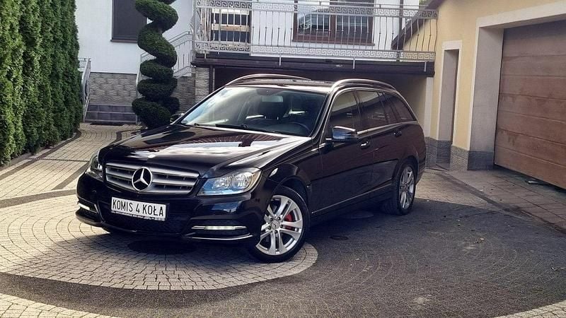 Czarny (metalik) Używany 2012 Mercedes C220 Kombi | 35 900 zł (Uczciwa cena) - Obraz 1/4