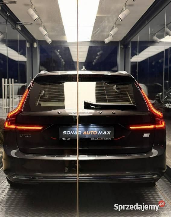Używany Volvo V90 Plus 398 KM (292 kW) 2023 Brązowy Kombi