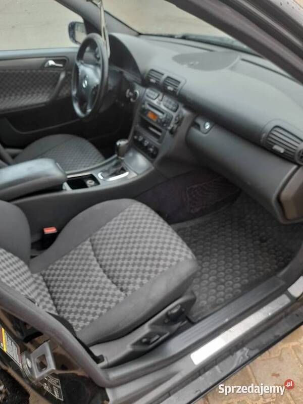 Używany Mercedes 220 2003