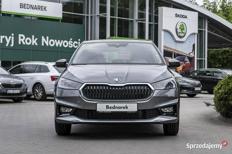 Nowe Skoda Fabia Essence 2026 Szary Hatchback