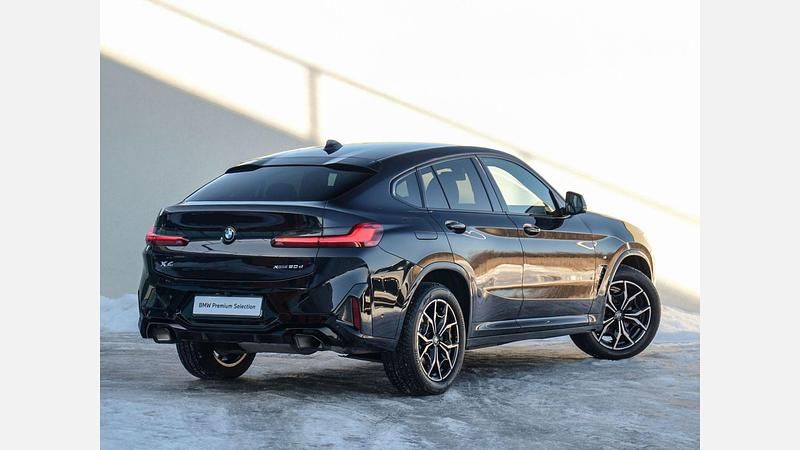 Używany BMW X4 Shadowline 190 KM (139 kW) 2024 Czarny carbon m metalizowany SUV