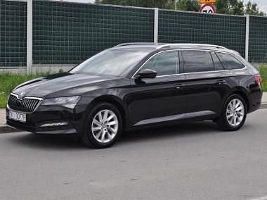 Czarny Używany 2024 Skoda Superb Kombi | 147 900 zł - Obraz 1/4