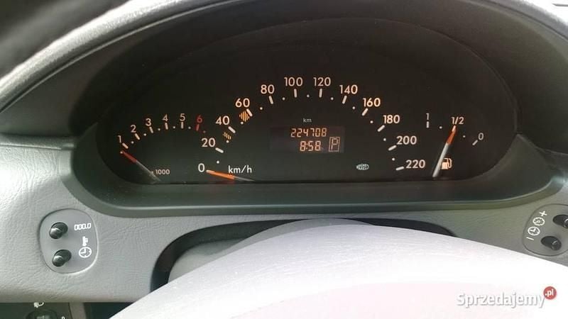 Czarny Używany 2001 Mercedes A160 Hatchback | 3500 zł (Dobra cena) - Obraz 1/4