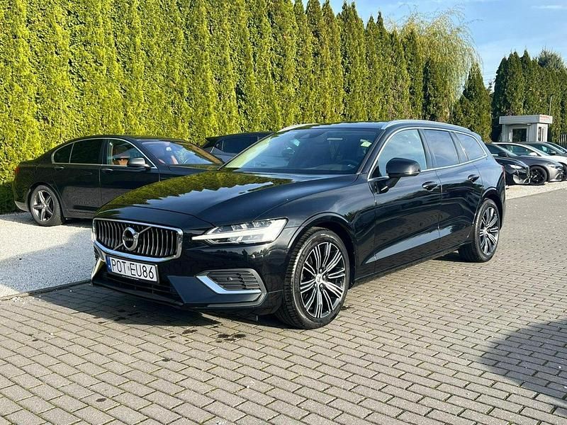 Czarny Używany 2021 Volvo V60 Kombi | 95 000 zł (Dobra cena) - Obraz 1/4