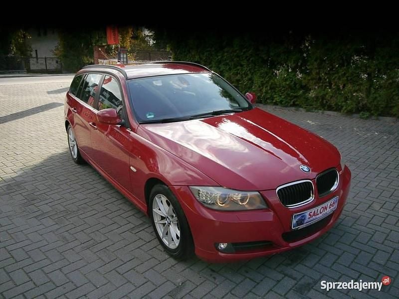 Używany BMW 320 184 KM (135 kW) 2010 Czerwony Kombi
