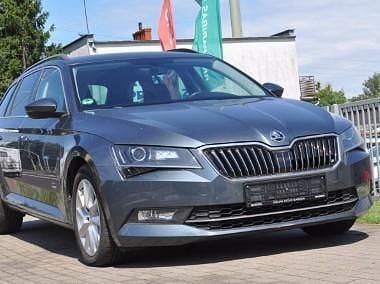 Inny kolor Używany 2018 Skoda Superb Kombi | 55 999 zł (Super Cena) - Obraz 1/4