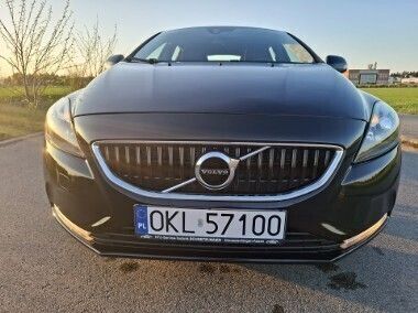Czarny Używany 2017 Volvo V40 Kombi | 39 800 zł (Dobra cena) - Obraz 1/4