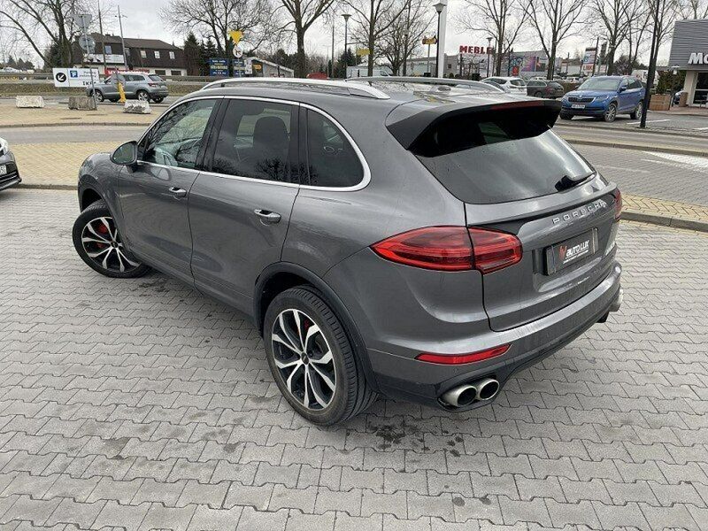 Używany Porsche Cayenne 300 KM (220 kW) 2016 Szary (metalik) SUV