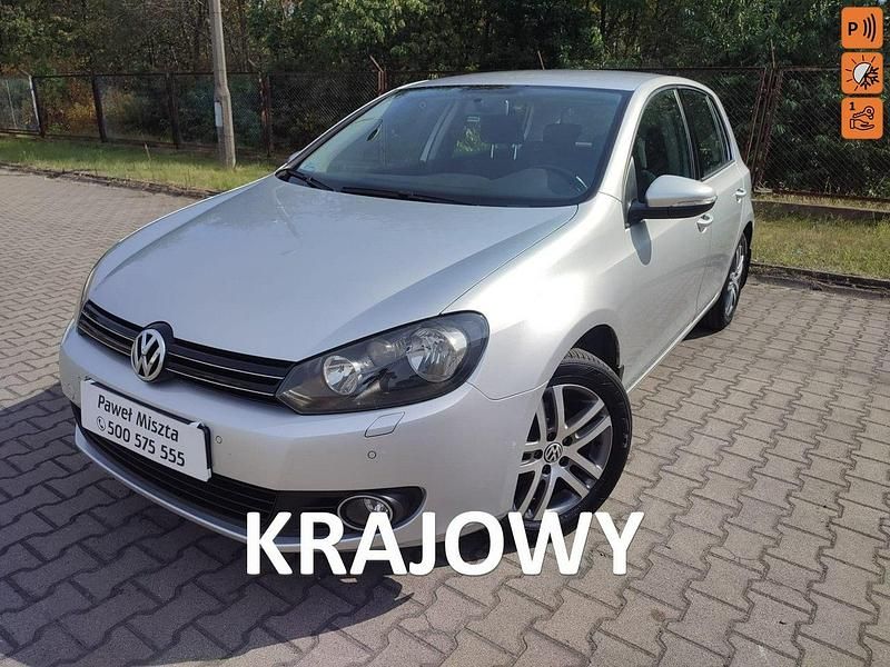 Srebrny (metalik) Używany 2010 VW Golf VI Hatchback | 21 900 zł (Uczciwa cena) - Obraz 1/4