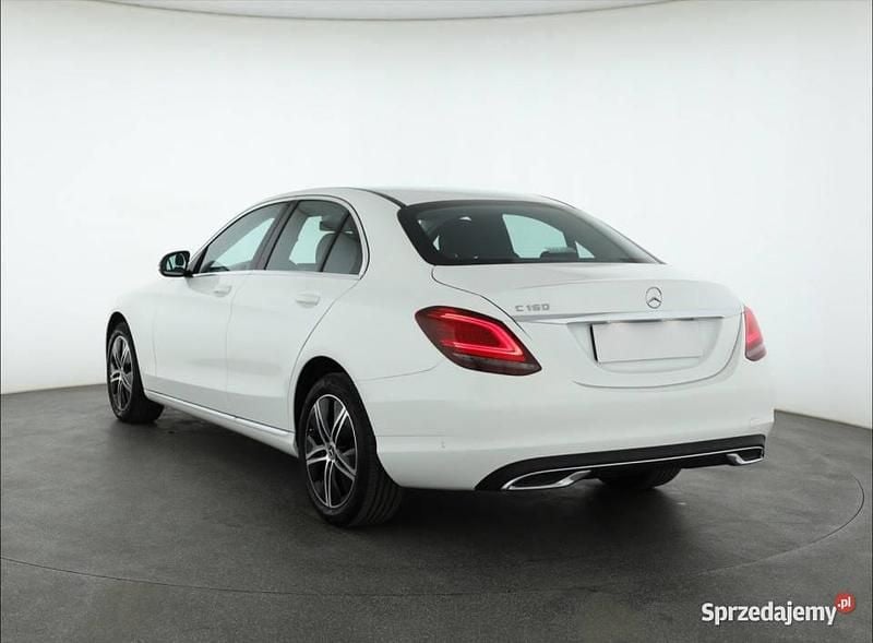 Używany Mercedes C160 2019 Biały Coupe