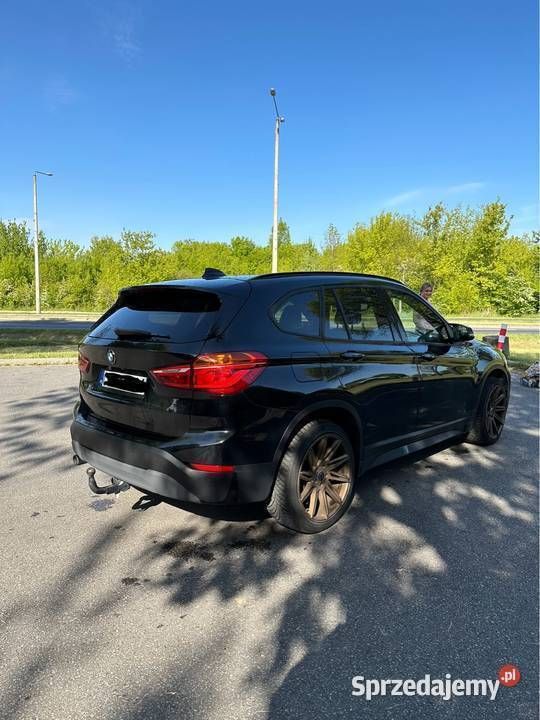 Czarny Używany 2019 BMW X1 SUV | 82 000 zł (Uczciwa cena) - Obraz 1/4