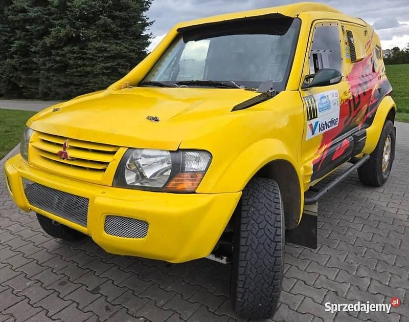 Używany Mitsubishi Pajero 2016 Żółty SUV